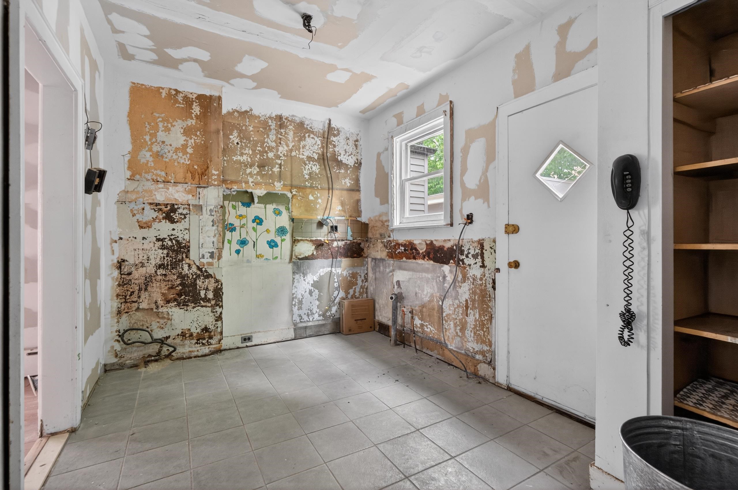 6104 MONITOR Place, West New York Town, West New York, NJ 07093 - Property photo 4 of 10