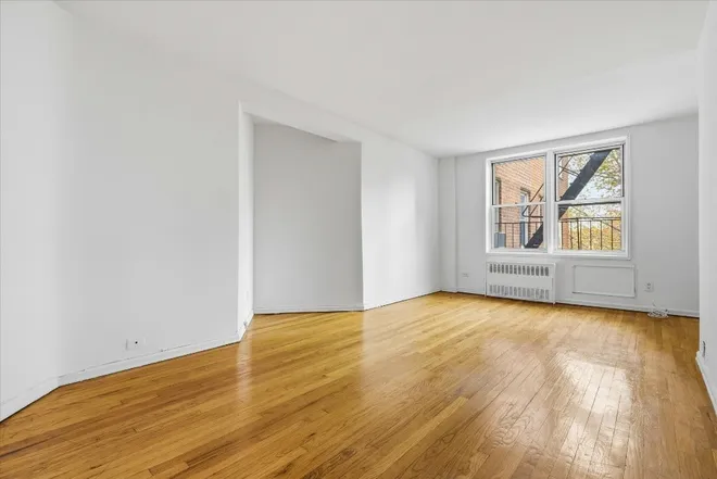 60-11 Broadway #4N, Flushing, NY 11377