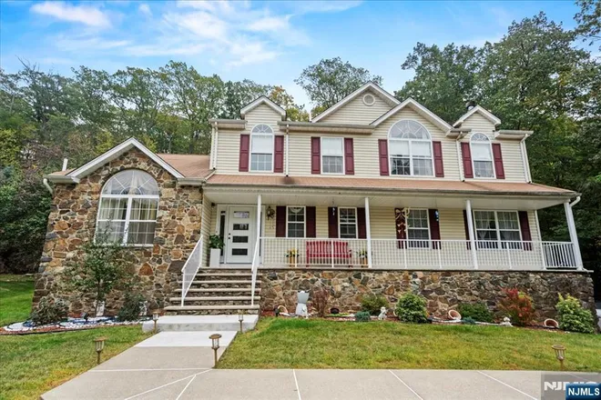 22 Cherbourg, West Milford, NJ 07480