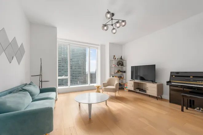 1 West END Avenue #18G, New York, NY 10023