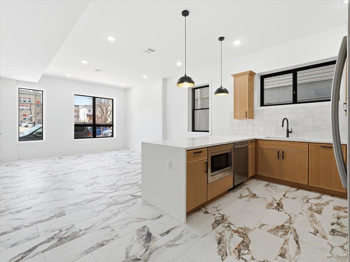 68 JORDAN Avenue, Jersey City, JC Journal Square, NJ 07306 - Property photo 5 of 20