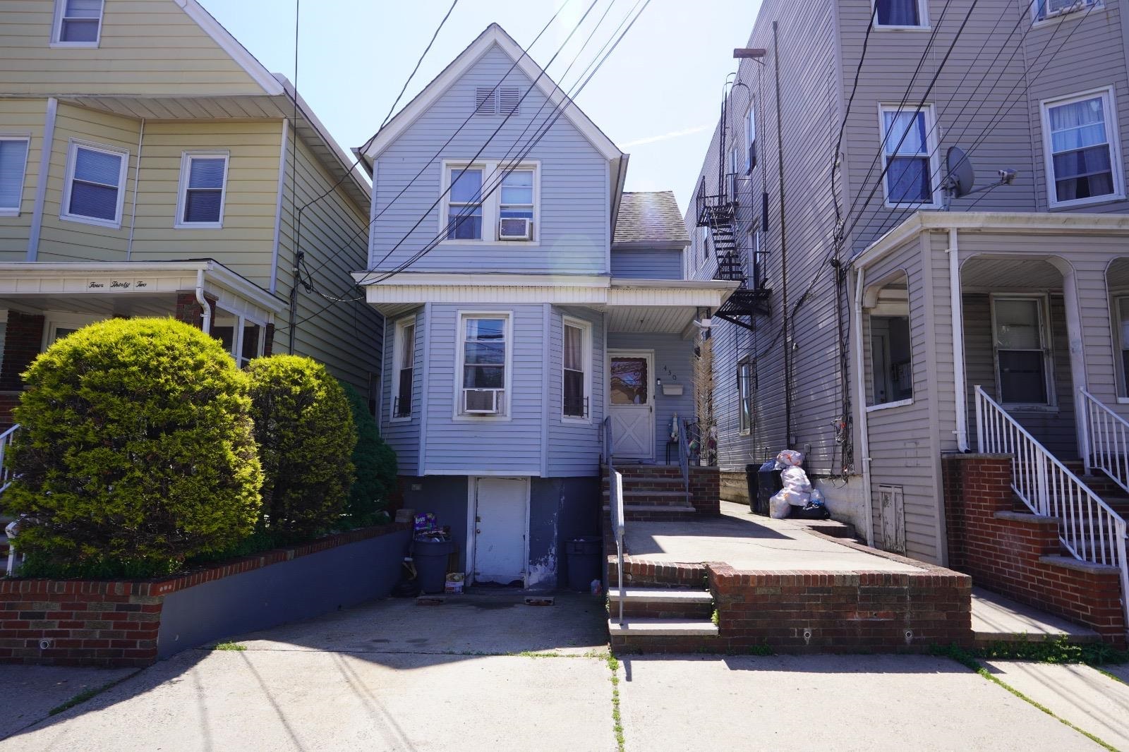 430 AVENUE East, Bayonne City, Bayonne, NJ 07002 - Property photo 2 of 10