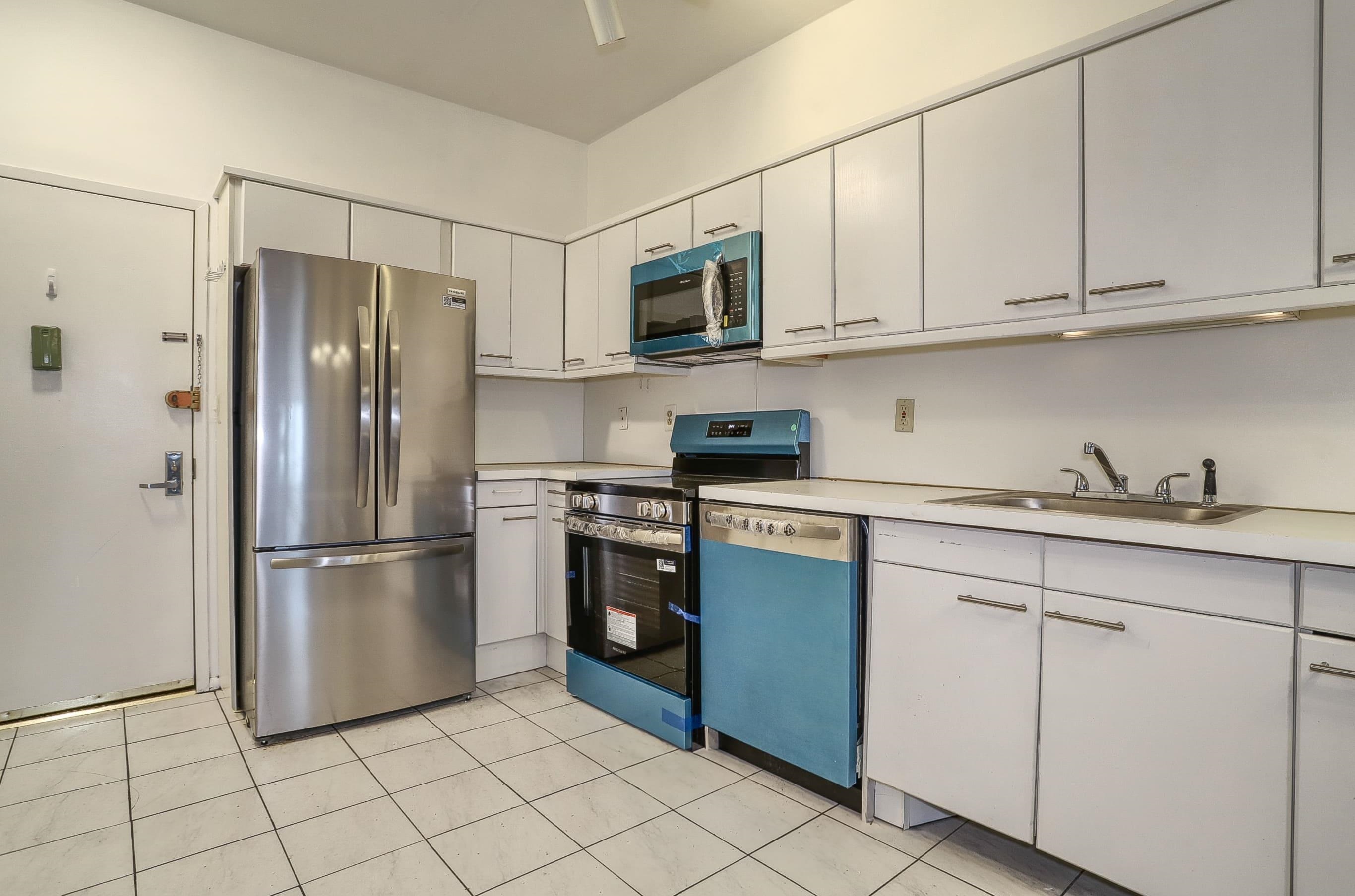 75 LIBERTY Avenue, Jersey City, JC Journal Square, NJ 07306 - Property photo 2 of 32