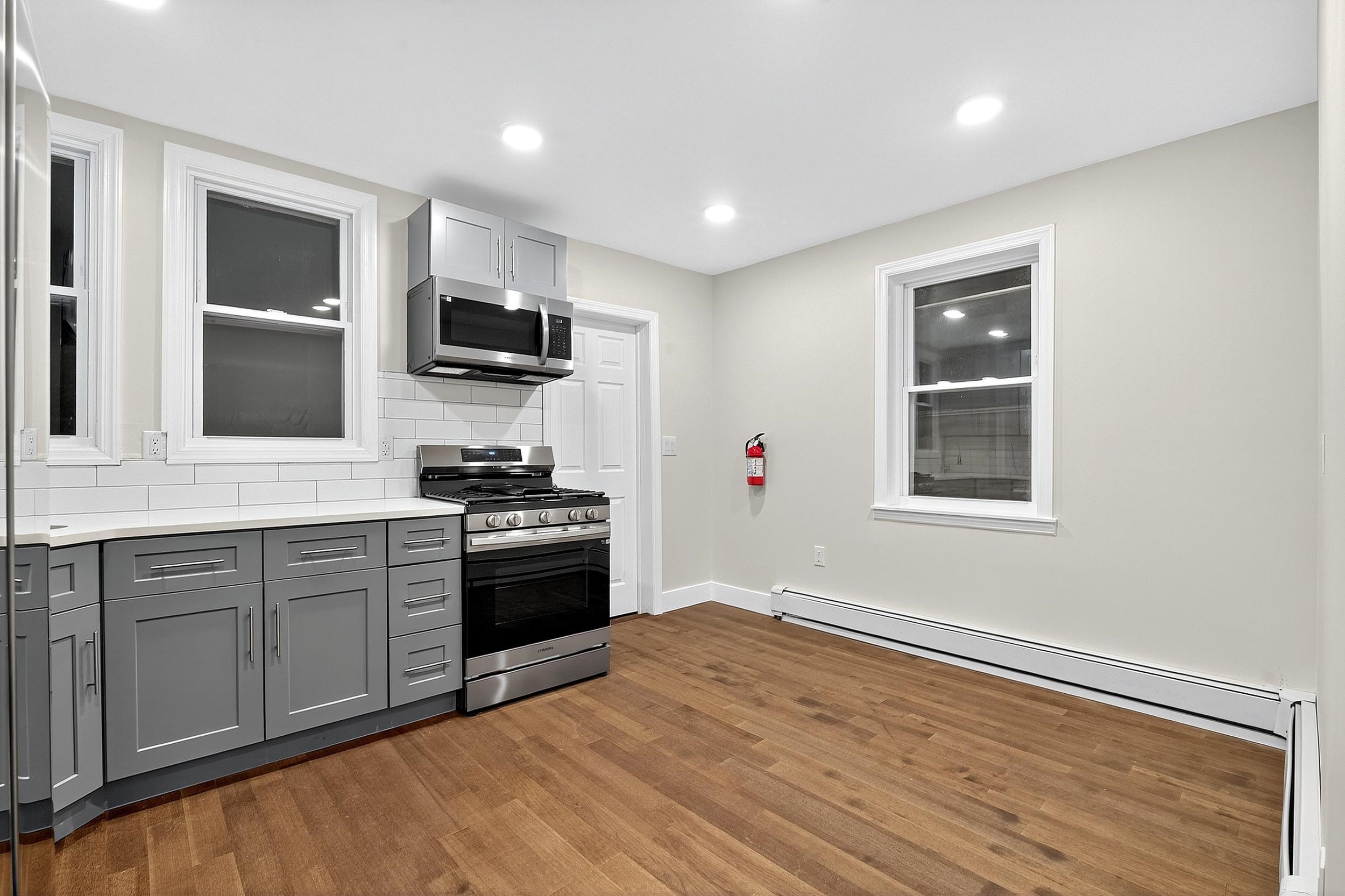 93 WEST 11th Street, Bayonne City, Bayonne, NJ 07002 - Property photo 2 of 29