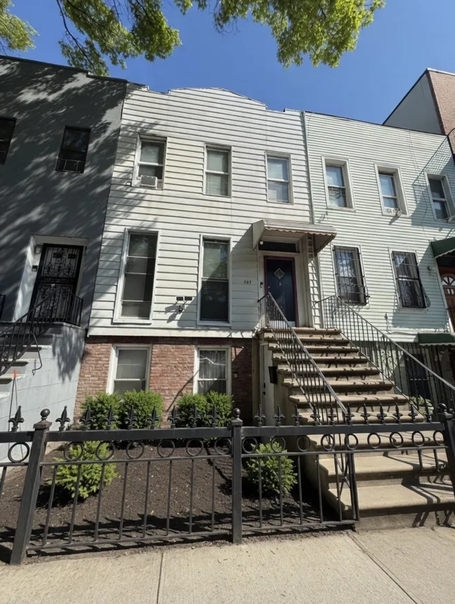 561 Lafayette Avenue, Brooklyn, NY 11205