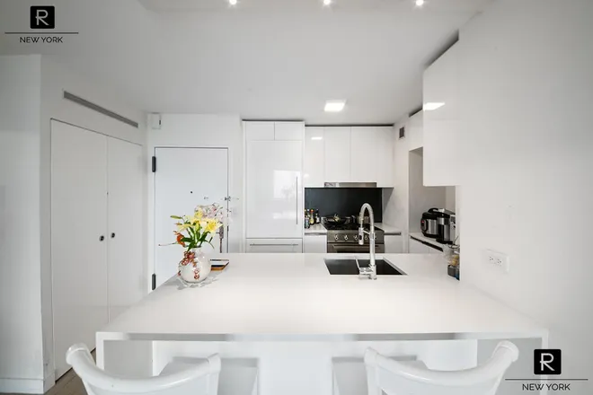 301 West 53rd Street #13-A, New York, NY 10019