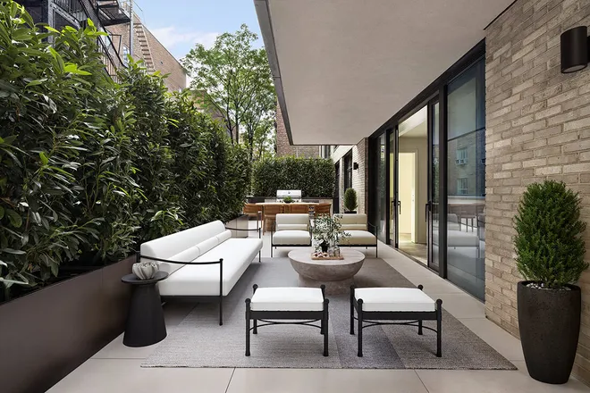 142 West 21st Street #3A, New York, NY 10011