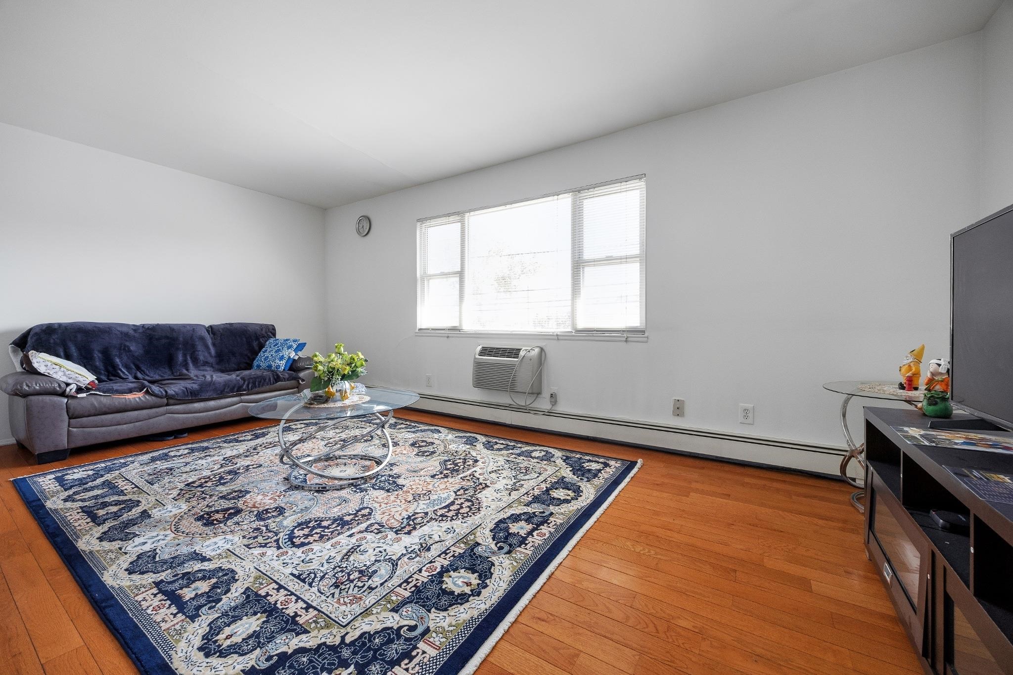 747 RIVERSIDE Avenue, Lyndhurst Township, Lyndhurst, NJ 07071 - Property photo 5 of 17
