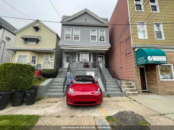 133 AVENUE B, Bayonne, NJ 07002