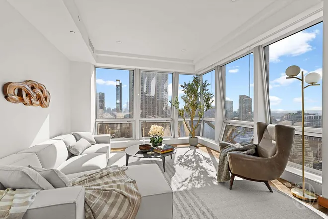 400 5th Avenue #45G, New York, NY 10018