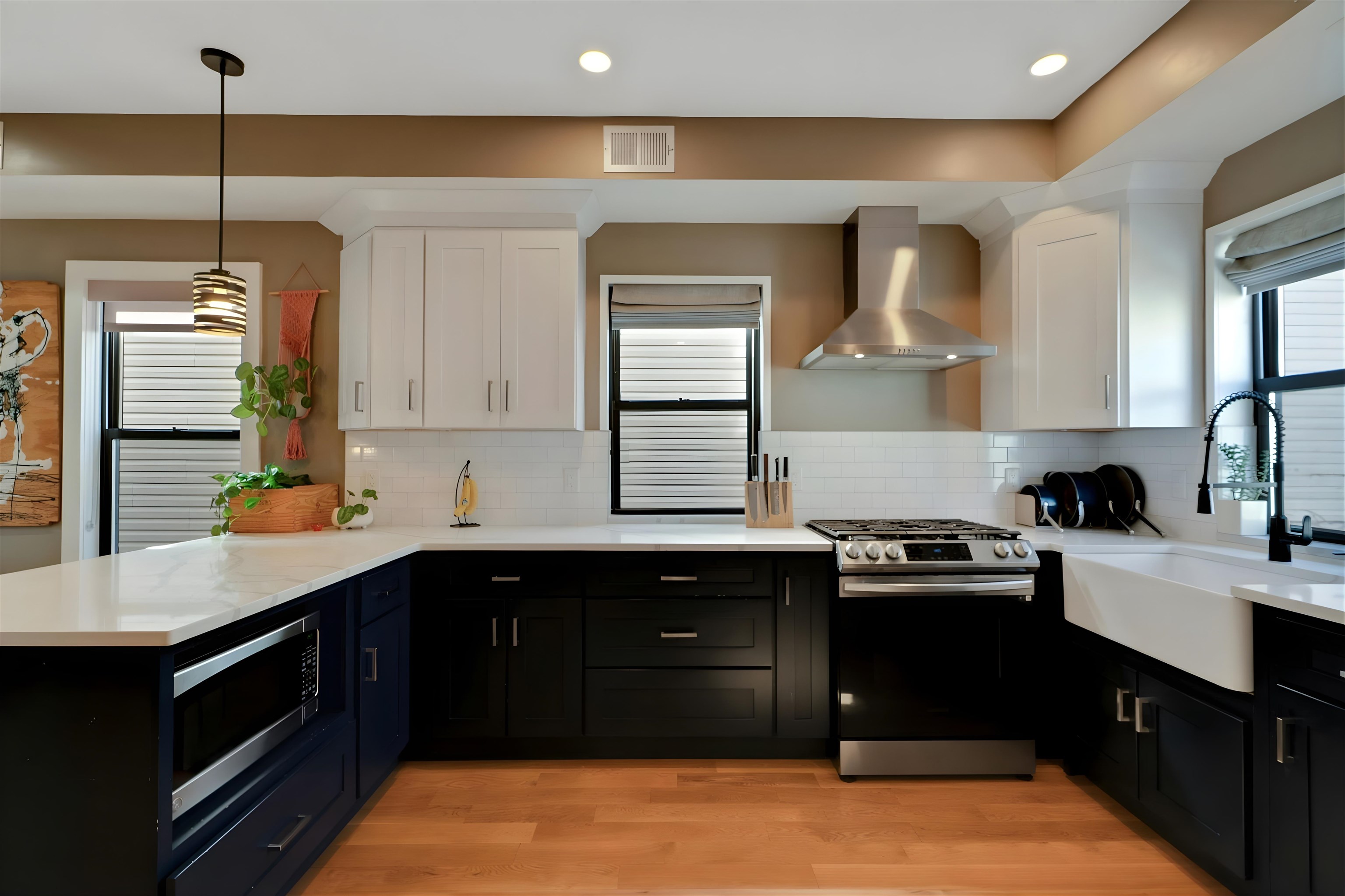 305 ARLINGTON Avenue, Jersey City, JC Greenville, NJ 07304 - Property photo 4 of 18