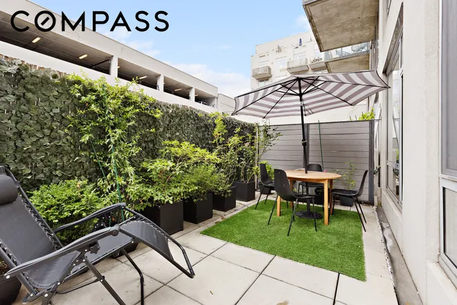 214 North 11th Street #1F, Brooklyn, NY 11211