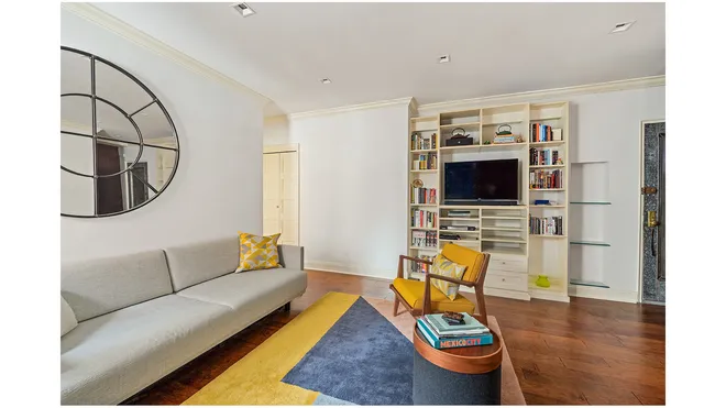 12 West 9th Street #6C, New York, NY 10011