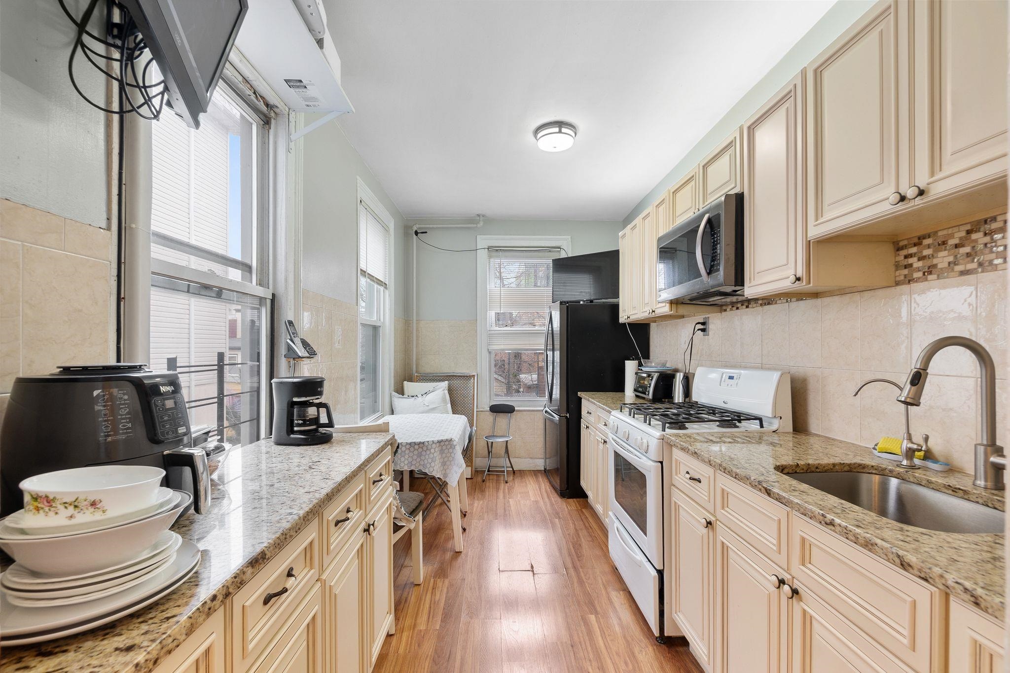 361 NEW YORK Avenue, Jersey City, JC Heights, NJ 07307 - Property photo 2 of 29