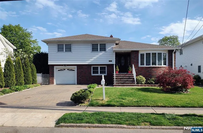190 Martha, Elmwood Park, NJ 07407