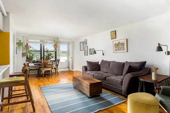 350 OCEAN Parkway #4D, Brooklyn, NY 11218