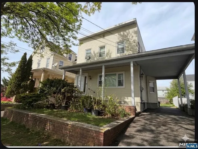 281 Main, East Rutherford, NJ 07073