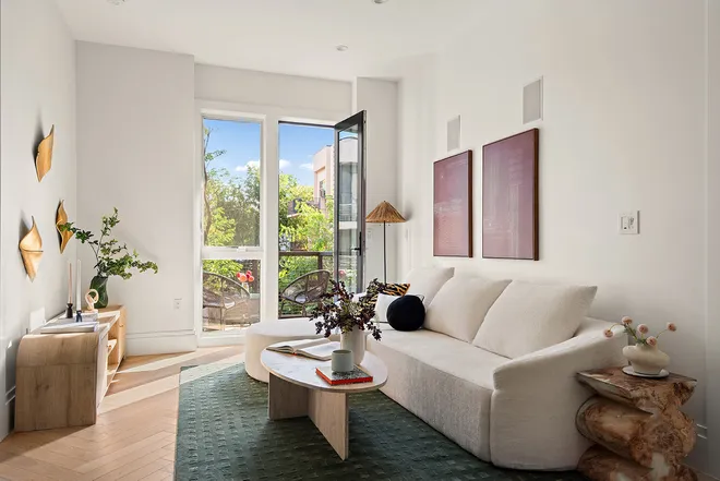 170 WEST Street #302, Brooklyn, NY 11222