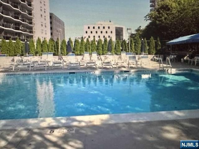 2077 Center #3F, Fort Lee Borough, Fort Lee, NJ 07024 - Property photo 2 of 25