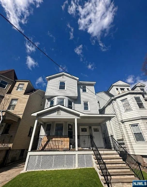 105 7th, Newark, NJ 07107
