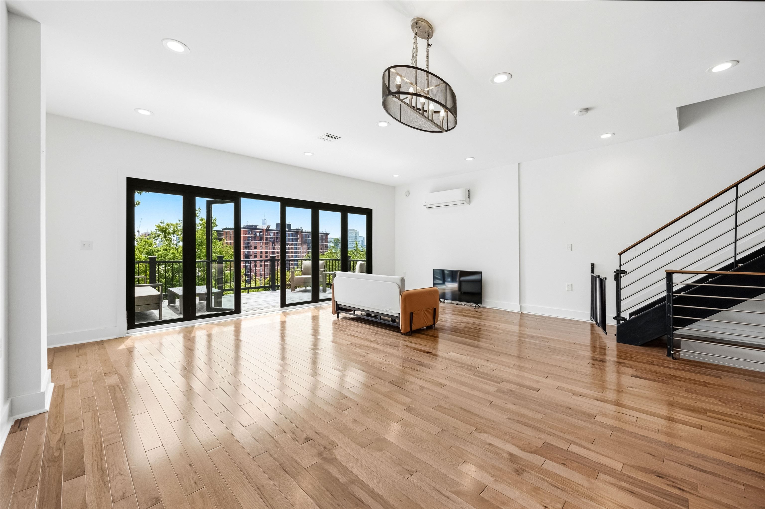 107 MOUNTAIN Road, Jersey City, JC Heights, NJ 07307 - Property photo 5 of 42