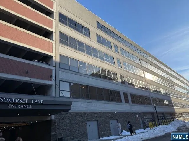 9 Somerset #502, Edgewater, NJ 07020