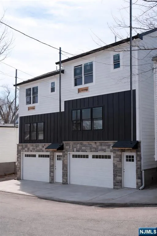 35 Garfield, Paterson, NJ 07522