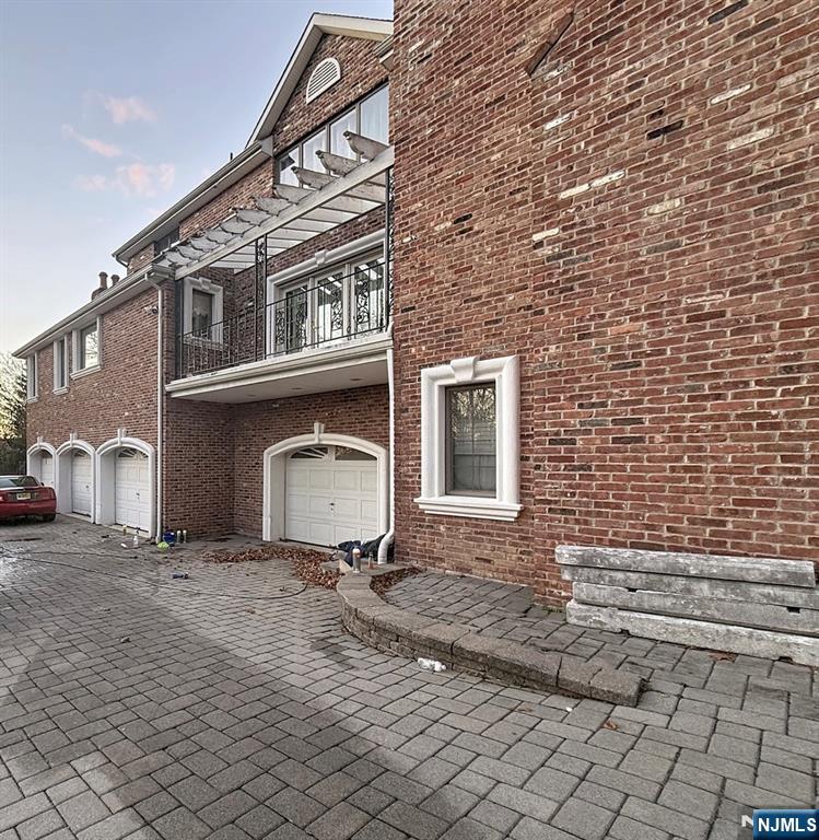 19 Powder Hill, Saddle River Borough, Saddle River, NJ 07458 - Property photo 2 of 5