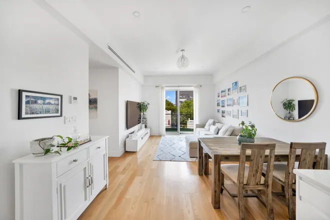 21 POWERS Street #PHC, Brooklyn, NY 11211