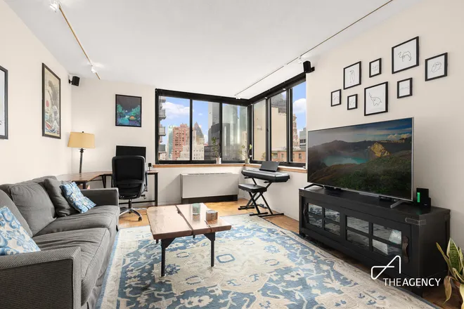 250 East 40th Street #22E, New York, NY 10016