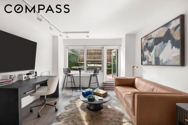 101 West 12th Street #2D, New York, NY 10011