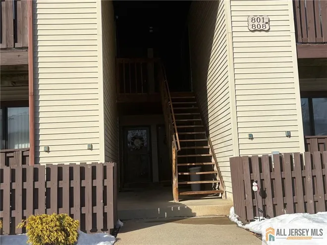 802 Lindsey Court, Marlton Mdws Penthouse 04, NJ 08053