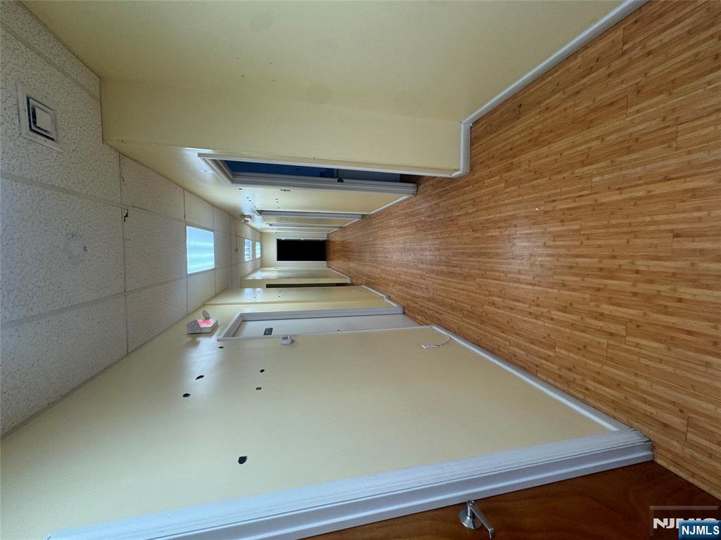 634 Anderson, Cliffside Park Borough, Cliffside Park, NJ 07010 - Property photo 5 of 20