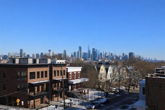 29 CLINTON Avenue, Jersey City, JC Bergen Lafayette, NJ 07304 - Property photo 2 of 48