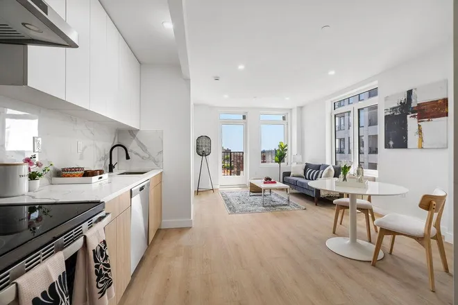26-01 4th Street #3-H, Astoria, NY 11102