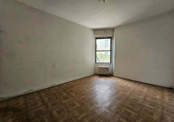 21-15 33rd Street #2-C, Ditmars Steinway, NY 11105