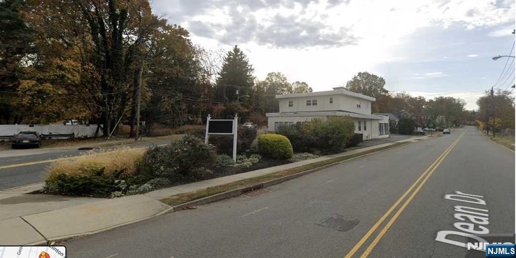 19 Huyler, Tenafly Borough, Tenafly, NJ 07670 - Property photo 2 of 4