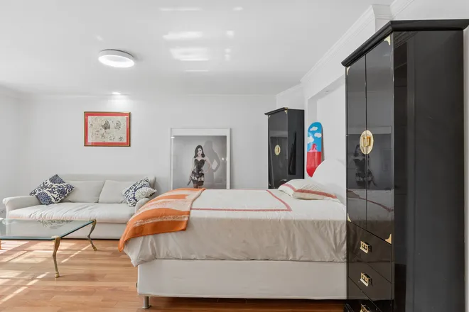 100 BANK Street #1F, New York, NY 10014