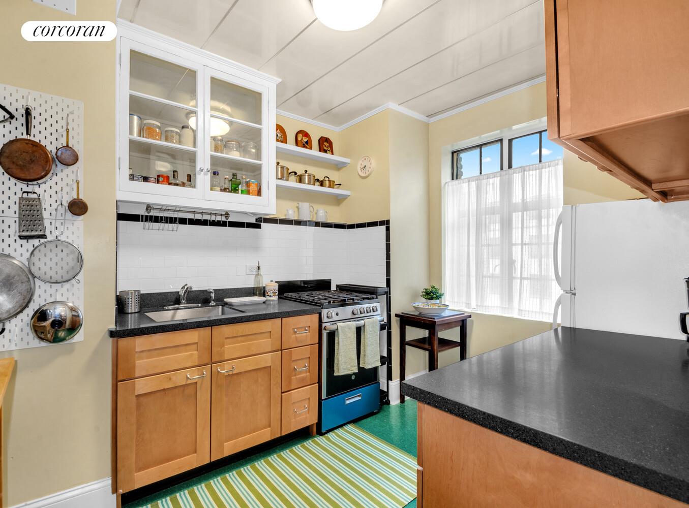 116 PINEHURST Avenue #G41, Hudson Heights, Manhattan, NY 10033 - Property photo 4 of 15