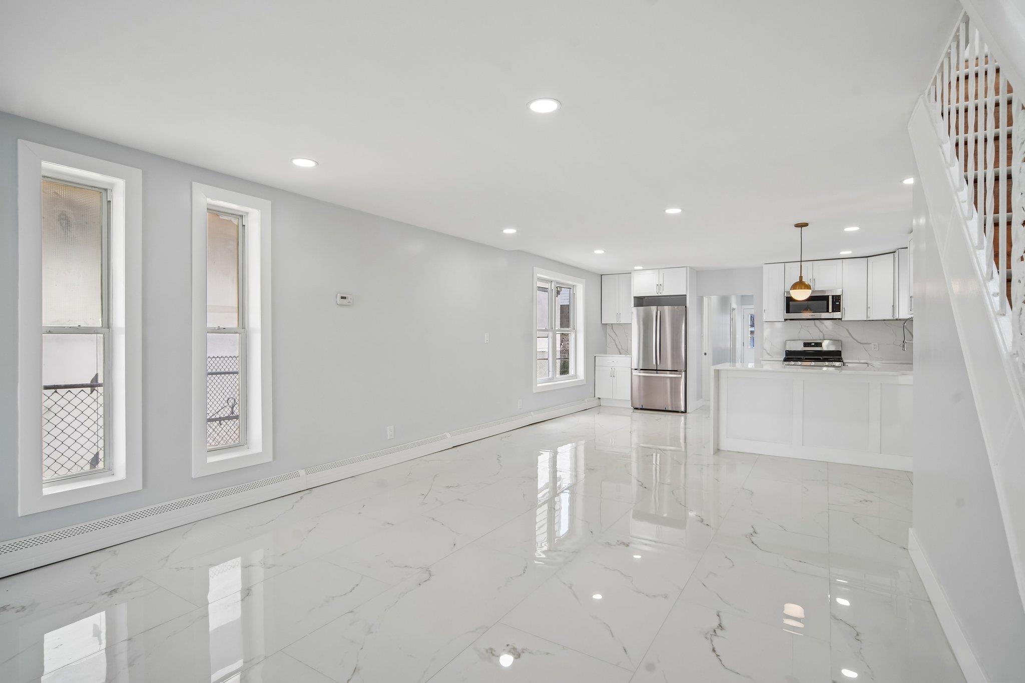 209 71st Street, Guttenberg Town, Guttenberg, NJ 07093 - Property photo 4 of 30