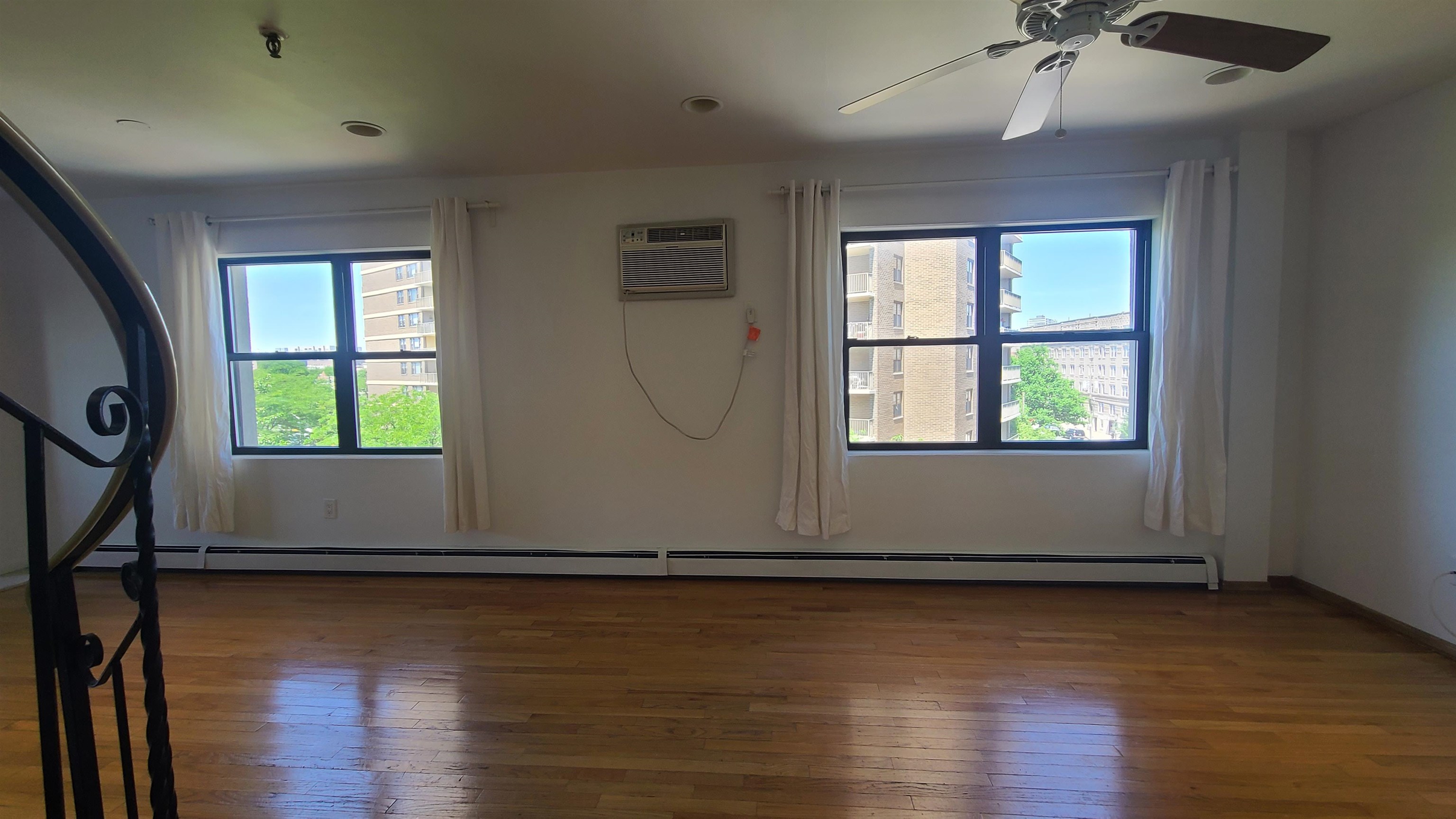4905 PARK Avenue, Union City, Union City, NJ 07087 - Property photo 4 of 46