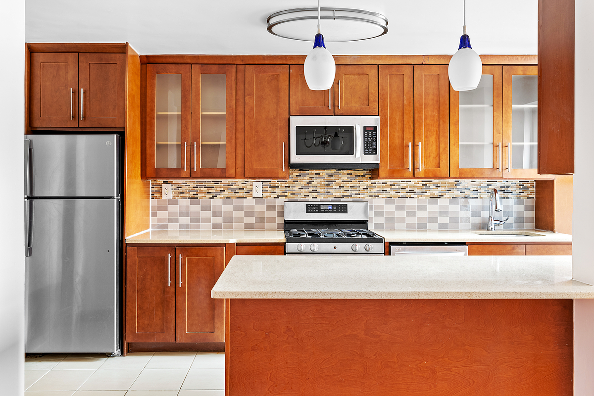 212 East Broadway #G701, Lower East Side, Manhattan, NY 10002 - Property photo 5 of 13