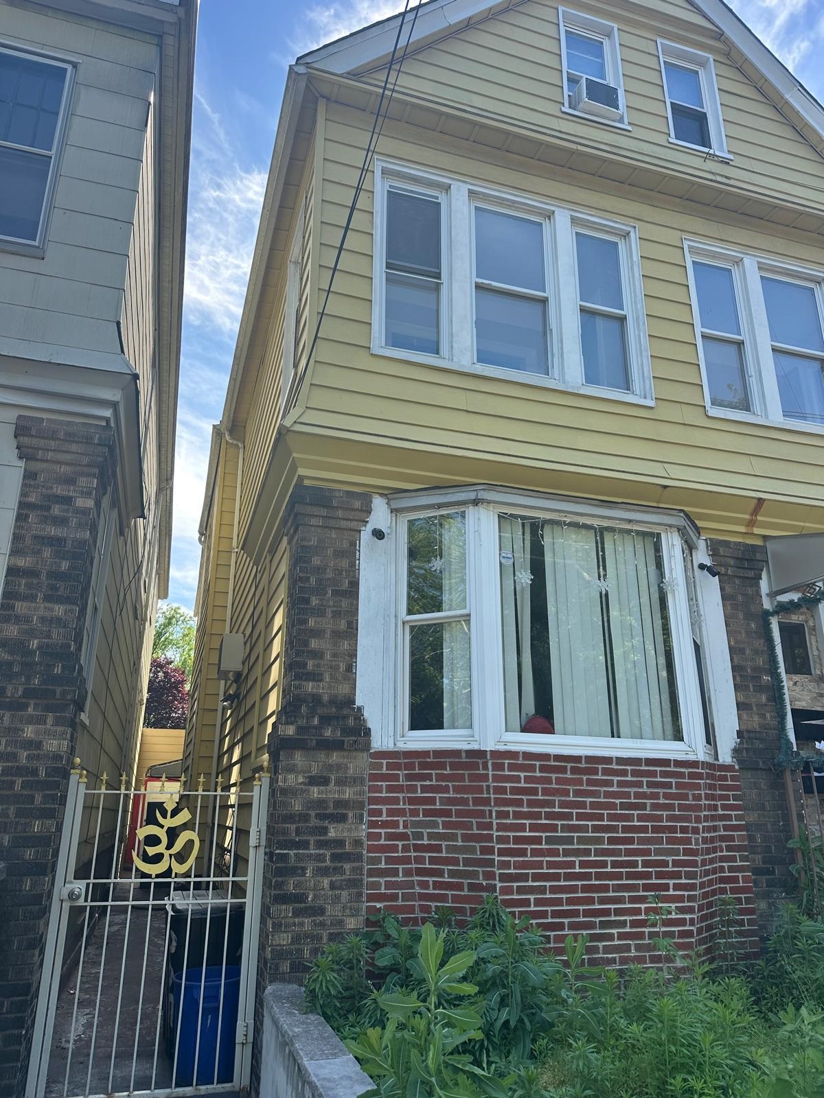 205 WINFIELD Avenue, Jersey City, JC Greenville, NJ 07305 - Property photo 3 of 39