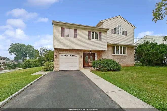 56 EATON Place, Bloomfield, NJ 07003