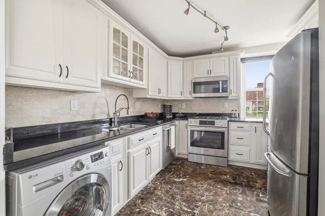 360 West 22nd Street #8M, New York, NY 10011