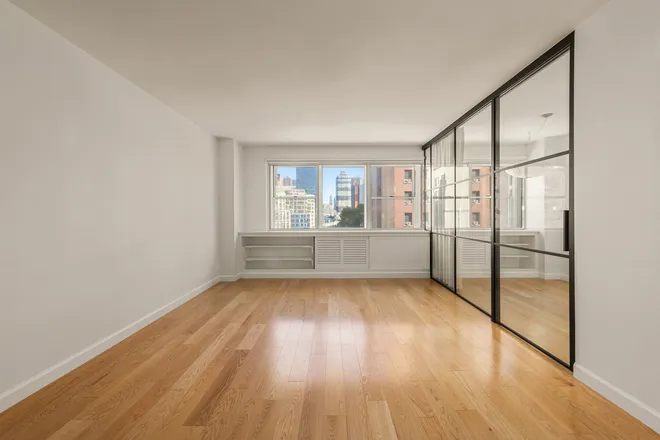 430 West 34th Street #7E, New York, NY 10001