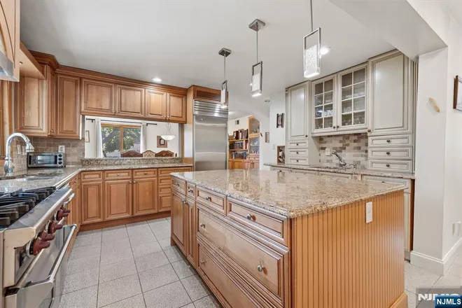 32-03 Norwood, Fair Lawn, NJ 07410