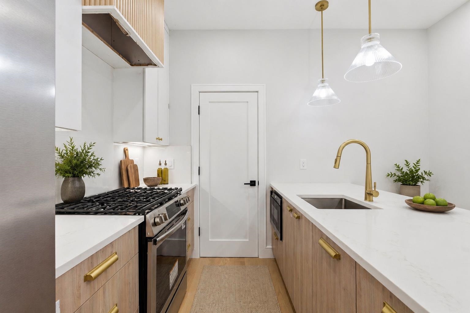 127 VAN HORNE Street, Jersey City, JC Bergen Lafayette, NJ 07304 - Property photo 3 of 26