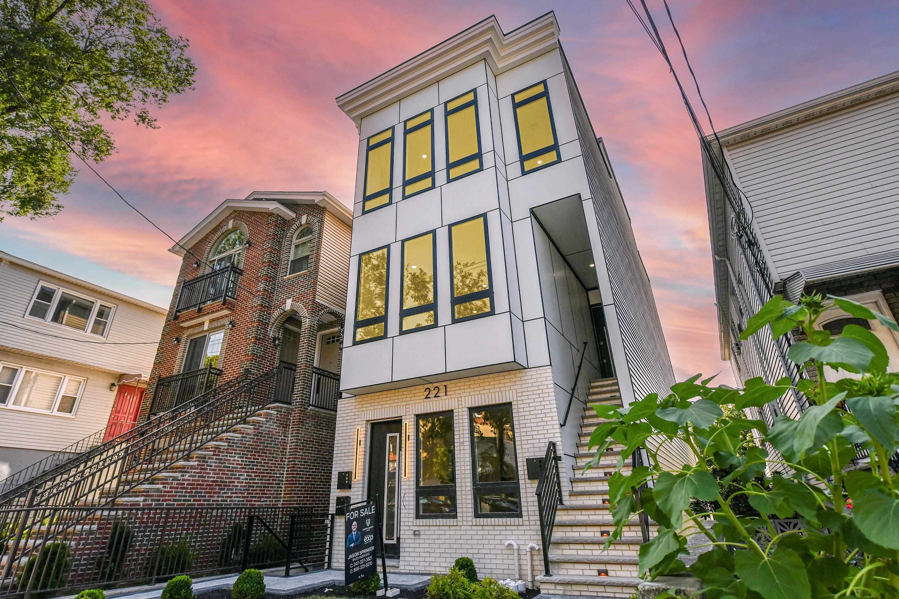 221 COLUMBIA Avenue, Jersey City, JC Heights, NJ 07307 - Property photo 2 of 41