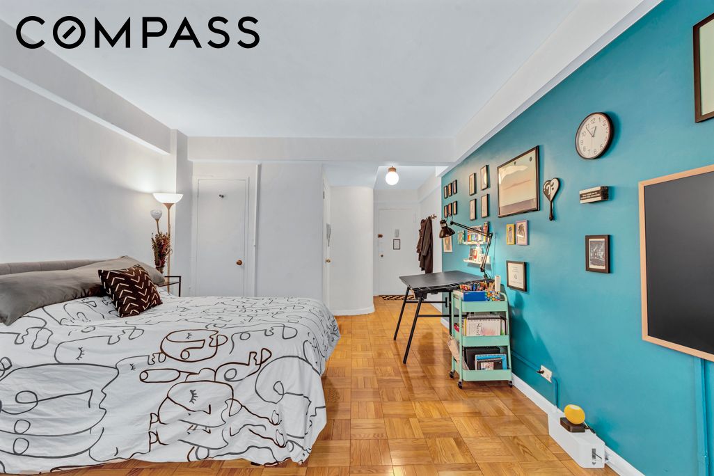 425 East 79th Street #2A, Upper East Side, Manhattan, NY 10075 - Property photo 2 of 9